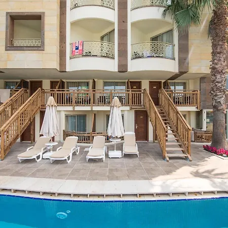 Crystal Prestige Pearl Collection 5* كمر