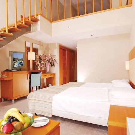 Crystal Prestige Pearl Collection 5*