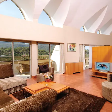 度假村 Crystal Prestige Pearl Collection