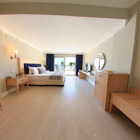 אתר נופש Crystal Prestige Pearl Collection 5*